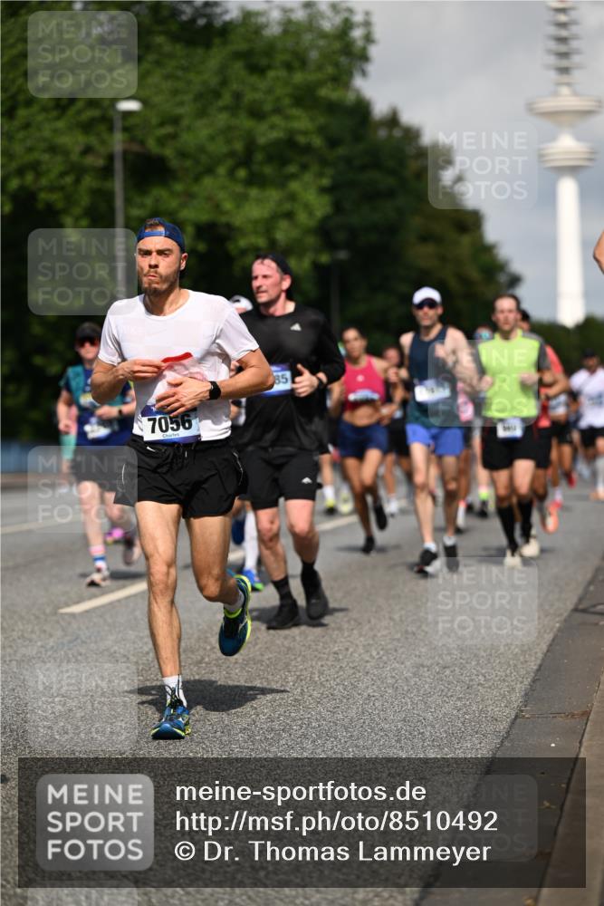 29.06.2025 - hella hamburg halbmarathon Dr. Thomas Lammeyer http://msf.ph/oto/8510492 29.06.2025 09:59:32 Kennedybrücke 1143, 1151, 1200, 1216, 1461, 1630, 1689, 1706, 2260, 3060, 3213, 3399, 3654, 3692, 3945, 4033, 4088, 4127, 4324, 4345, 4346, 4601, 4938, 5421, 5708, 6009, 6134, 6481, 6994, 7056, 7100, 7224, 7269, 7312, 7332, 7367, 7657, 8139, 8205, 8216, 8234, 8302, 8390, 8821, 8899, 8955, 8977, 9491, 9551, 9934, 10263, 10596, 10811, 11356 meine-sportfotos.de