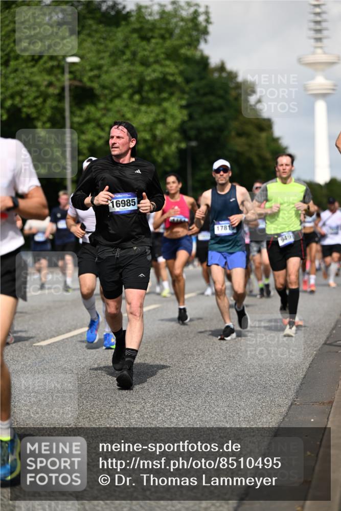 29.06.2025 - hella hamburg halbmarathon Dr. Thomas Lammeyer http://msf.ph/oto/8510495 29.06.2025 09:59:33 Kennedybrücke 1143, 1151, 1200, 1216, 1461, 1507, 1630, 1689, 1706, 2260, 3060, 3399, 3654, 3692, 3945, 4033, 4088, 4127, 4324, 4345, 4346, 4601, 4938, 5421, 5708, 6009, 6134, 6481, 6994, 7056, 7100, 7224, 7269, 7312, 7332, 7367, 7657, 8139, 8205, 8216, 8234, 8390, 8668, 8821, 8899, 8955, 8977, 9491, 9551, 9934, 10263, 10596, 10811, 11009, 11356 meine-sportfotos.de