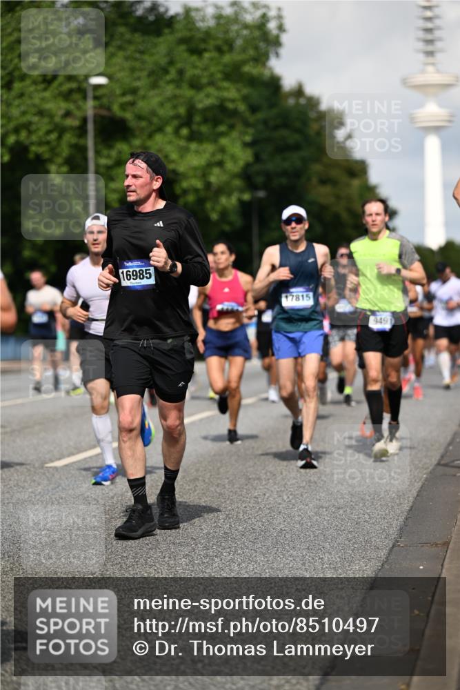 29.06.2025 - hella hamburg halbmarathon Dr. Thomas Lammeyer http://msf.ph/oto/8510497 29.06.2025 09:59:33 Kennedybrücke 1143, 1151, 1200, 1216, 1461, 1507, 1630, 1689, 1706, 2260, 3060, 3399, 3654, 3692, 3945, 4033, 4088, 4127, 4324, 4345, 4346, 4601, 4938, 5421, 5708, 6009, 6134, 6481, 6994, 7056, 7100, 7224, 7269, 7312, 7332, 7367, 7657, 8139, 8205, 8216, 8234, 8390, 8668, 8821, 8899, 8955, 8977, 9491, 9551, 9934, 10263, 10596, 10811, 11009, 11356 meine-sportfotos.de