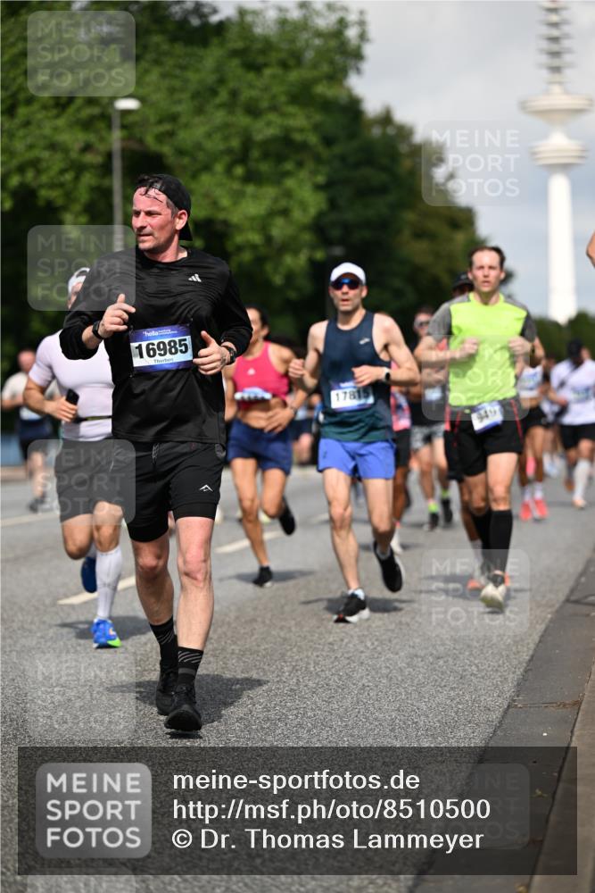 29.06.2025 - hella hamburg halbmarathon Dr. Thomas Lammeyer http://msf.ph/oto/8510500 29.06.2025 09:59:34 Kennedybrücke 1143, 1151, 1216, 1461, 1507, 1630, 1689, 1706, 2260, 2884, 3060, 3399, 3654, 3692, 3945, 4033, 4088, 4127, 4324, 4345, 4346, 4601, 4938, 5116, 5708, 6009, 6134, 6481, 6994, 7056, 7100, 7224, 7269, 7332, 7367, 7657, 8205, 8234, 8390, 8668, 8821, 8899, 8977, 9074, 9491, 9551, 9934, 10596, 10603, 10811, 11009, 11356 meine-sportfotos.de