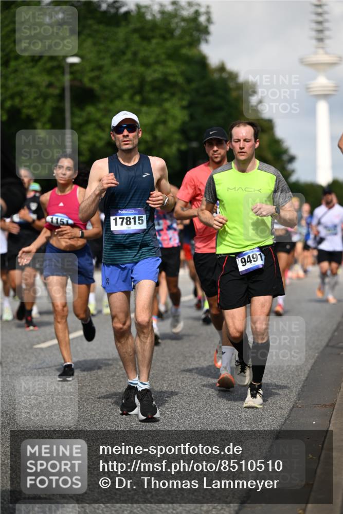 29.06.2025 - hella hamburg halbmarathon Dr. Thomas Lammeyer http://msf.ph/oto/8510510 29.06.2025 09:59:35 Kennedybrücke 1143, 1151, 1216, 1257, 1461, 1507, 1630, 1689, 1706, 2250, 2260, 2884, 3060, 3399, 3654, 3692, 3945, 4033, 4088, 4127, 4324, 4346, 4557, 4601, 4938, 5116, 5708, 6009, 6134, 6168, 6481, 6994, 7056, 7100, 7224, 7269, 7332, 7367, 7657, 8234, 8390, 8668, 8821, 8899, 8977, 9074, 9491, 9551, 9934, 10596, 10603, 10811, 11009, 11356 meine-sportfotos.de