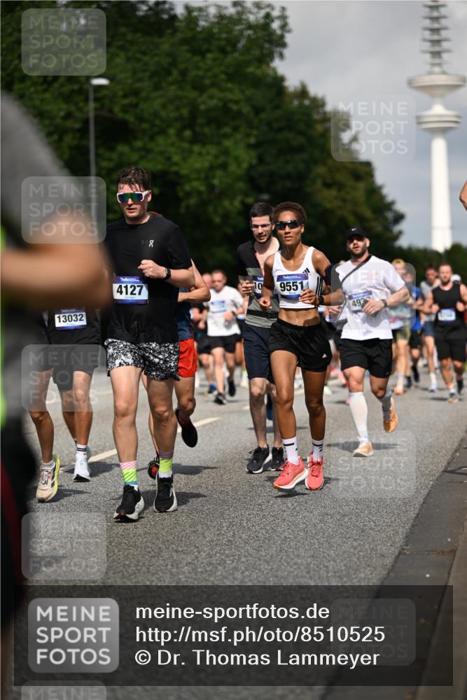 29.06.2025 - hella hamburg halbmarathon Dr. Thomas Lammeyer http://msf.ph/oto/8510525 29.06.2025 09:59:38 Kennedybrücke 1143, 1151, 1216, 1257, 1267, 1461, 1507, 1689, 1706, 2250, 2260, 2504, 2818, 2884, 3060, 3399, 3543, 3654, 3692, 3945, 4033, 4088, 4127, 4324, 4346, 4557, 4601, 4938, 5116, 5708, 6115, 6134, 6168, 6481, 6994, 7056, 7100, 7224, 7269, 7332, 7367, 7657, 8234, 8273, 8390, 8668, 8821, 8977, 9074, 9491, 9551, 9934, 10596, 10603, 10811, 11009, 11356 meine-sportfotos.de