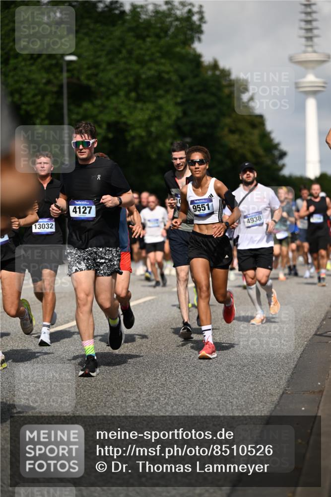 29.06.2025 - hella hamburg halbmarathon Dr. Thomas Lammeyer http://msf.ph/oto/8510526 29.06.2025 09:59:38 Kennedybrücke 1143, 1151, 1216, 1257, 1267, 1461, 1507, 1689, 1706, 2250, 2260, 2504, 2818, 2884, 3060, 3399, 3543, 3654, 3692, 3945, 4033, 4088, 4127, 4324, 4346, 4557, 4601, 4938, 5116, 5708, 6115, 6134, 6168, 6481, 6994, 7056, 7100, 7224, 7269, 7332, 7367, 7657, 8234, 8273, 8390, 8668, 8821, 8977, 9074, 9491, 9551, 9934, 10596, 10603, 10811, 11009, 11356 meine-sportfotos.de