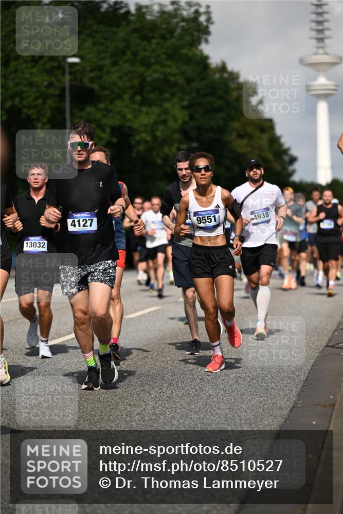 29.06.2025 - hella hamburg halbmarathon Dr. Thomas Lammeyer http://msf.ph/oto/8510527 29.06.2025 09:59:38 Kennedybrücke 1143, 1151, 1216, 1257, 1267, 1461, 1507, 1689, 1706, 2250, 2260, 2504, 2818, 2884, 3060, 3399, 3543, 3654, 3692, 3945, 4033, 4088, 4127, 4324, 4346, 4557, 4601, 4938, 5116, 5708, 6115, 6134, 6168, 6481, 6994, 7056, 7100, 7224, 7269, 7332, 7367, 7657, 8234, 8273, 8390, 8668, 8821, 8977, 9074, 9491, 9551, 9934, 10596, 10603, 10811, 11009, 11356 meine-sportfotos.de