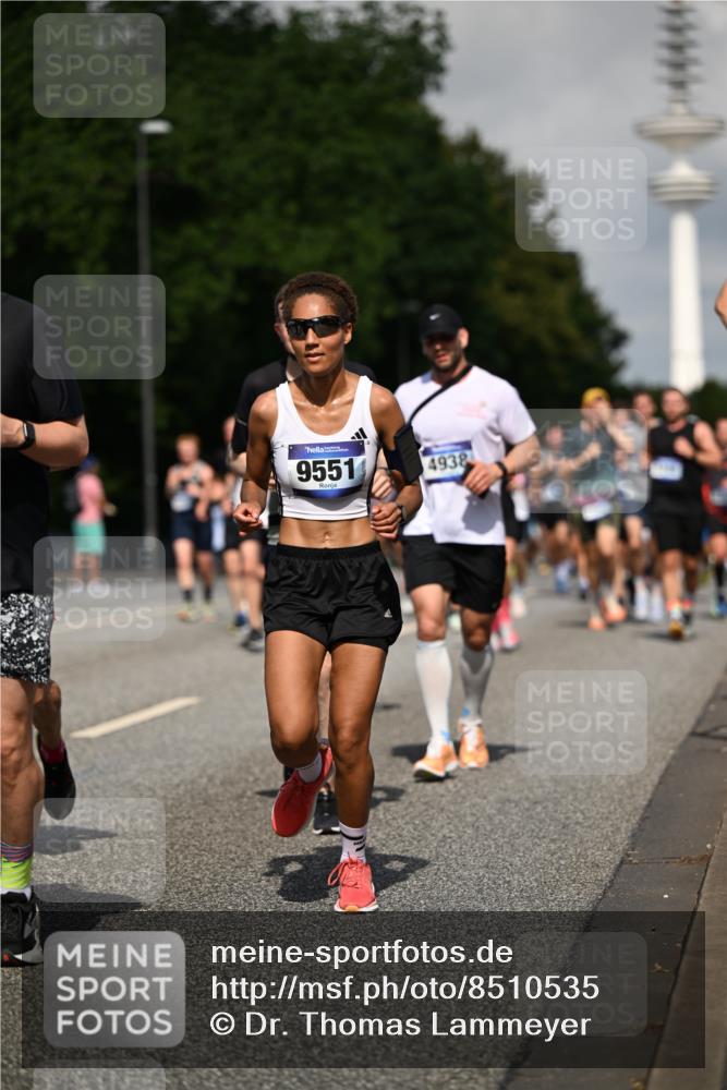 29.06.2025 - hella hamburg halbmarathon Dr. Thomas Lammeyer http://msf.ph/oto/8510535 29.06.2025 09:59:39 Kennedybrücke 1143, 1151, 1216, 1257, 1267, 1461, 1507, 1689, 1706, 2250, 2260, 2504, 2818, 2884, 3060, 3399, 3543, 3654, 3692, 3945, 4033, 4088, 4127, 4324, 4346, 4557, 4601, 4938, 5116, 5708, 6115, 6134, 6168, 6481, 6994, 7056, 7100, 7224, 7269, 7332, 7367, 7657, 8234, 8273, 8390, 8668, 8821, 8977, 9074, 9491, 9551, 9934, 10408, 10596, 10603, 10811, 11009, 11356 meine-sportfotos.de