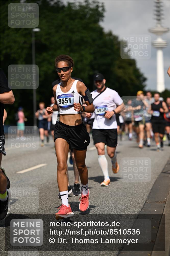 29.06.2025 - hella hamburg halbmarathon Dr. Thomas Lammeyer http://msf.ph/oto/8510536 29.06.2025 09:59:39 Kennedybrücke 1143, 1151, 1216, 1257, 1267, 1461, 1507, 1689, 1706, 2250, 2260, 2504, 2818, 2884, 3060, 3399, 3543, 3654, 3692, 3945, 4033, 4088, 4127, 4324, 4346, 4557, 4601, 4938, 5116, 5708, 6115, 6134, 6168, 6481, 6994, 7056, 7100, 7224, 7269, 7332, 7367, 7657, 8234, 8273, 8390, 8668, 8821, 8977, 9074, 9491, 9551, 9934, 10408, 10596, 10603, 10811, 11009, 11356 meine-sportfotos.de