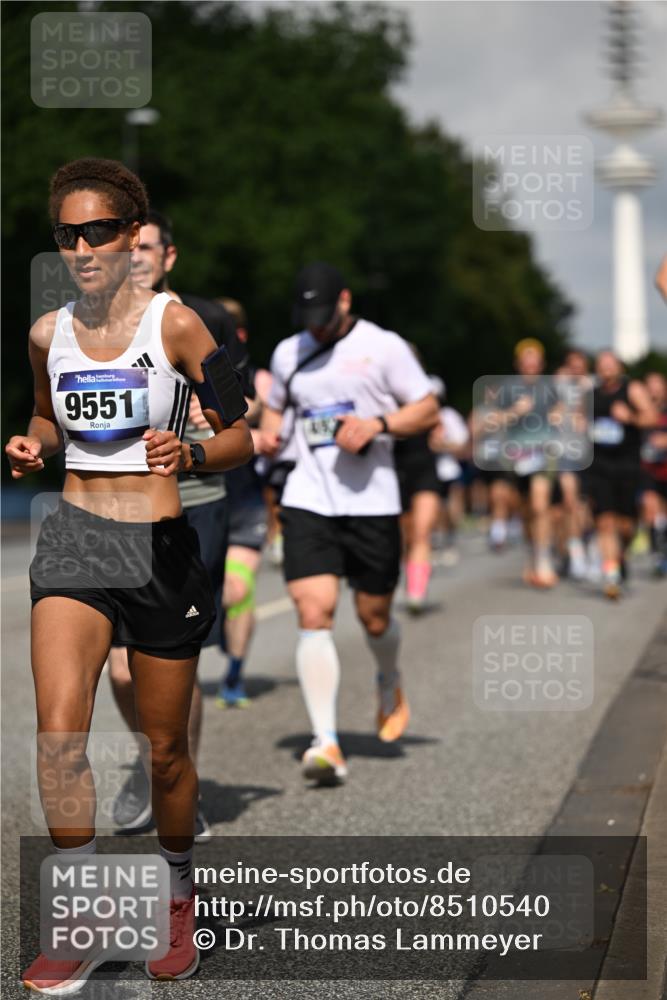 29.06.2025 - hella hamburg halbmarathon Dr. Thomas Lammeyer http://msf.ph/oto/8510540 29.06.2025 09:59:40 Kennedybrücke 1143, 1151, 1216, 1257, 1267, 1461, 1507, 1689, 1706, 2250, 2260, 2504, 2818, 2884, 3060, 3399, 3543, 3654, 3692, 3945, 4033, 4088, 4127, 4324, 4346, 4557, 4601, 4938, 5116, 5708, 6115, 6134, 6168, 6481, 6994, 7056, 7100, 7224, 7269, 7332, 7657, 8234, 8273, 8390, 8668, 8821, 8977, 9074, 9491, 9551, 9934, 10408, 10596, 10603, 10811, 11009 meine-sportfotos.de