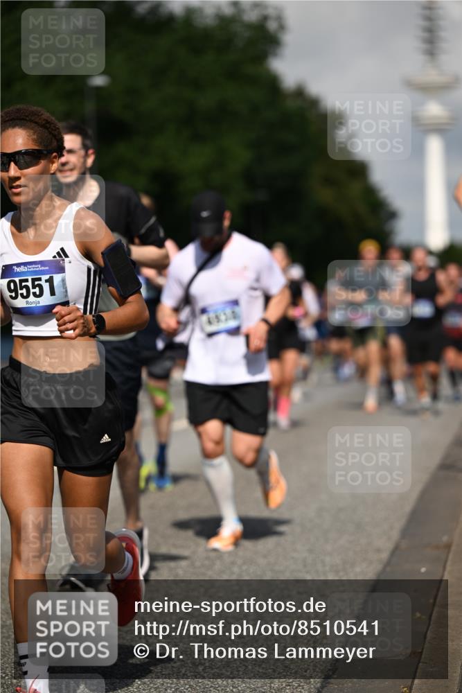 29.06.2025 - hella hamburg halbmarathon Dr. Thomas Lammeyer http://msf.ph/oto/8510541 29.06.2025 09:59:40 Kennedybrücke 1143, 1151, 1216, 1257, 1267, 1461, 1507, 1689, 1706, 2250, 2260, 2504, 2818, 2884, 3060, 3399, 3543, 3654, 3692, 3945, 4033, 4088, 4127, 4324, 4346, 4557, 4601, 4938, 5116, 5708, 6115, 6134, 6168, 6481, 6994, 7056, 7100, 7224, 7269, 7332, 7657, 8234, 8273, 8390, 8668, 8821, 8977, 9074, 9491, 9551, 9934, 10408, 10596, 10603, 10811, 11009 meine-sportfotos.de