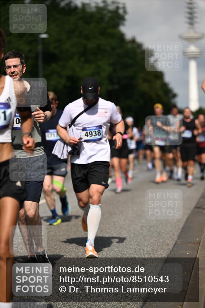29.06.2025 - hella hamburg halbmarathon Dr. Thomas Lammeyer http://msf.ph/oto/8510543 29.06.2025 09:59:40 Kennedybrücke 1143, 1151, 1216, 1257, 1267, 1461, 1507, 1689, 1706, 2250, 2260, 2504, 2818, 2884, 3060, 3399, 3543, 3654, 3692, 3945, 4033, 4088, 4127, 4324, 4346, 4557, 4601, 4938, 5116, 5708, 6115, 6134, 6168, 6481, 6994, 7056, 7100, 7224, 7269, 7332, 7657, 8234, 8273, 8390, 8668, 8821, 8977, 9074, 9491, 9551, 9934, 10408, 10596, 10603, 10811, 11009 meine-sportfotos.de