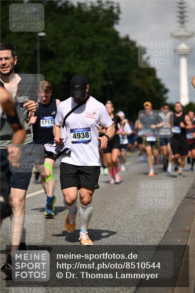 29.06.2025 - hella hamburg halbmarathon Dr. Thomas Lammeyer http://msf.ph/oto/8510544 29.06.2025 09:59:40 Kennedybrücke 1143, 1151, 1216, 1257, 1267, 1461, 1507, 1689, 1706, 2250, 2260, 2504, 2818, 2884, 3060, 3399, 3543, 3654, 3692, 3945, 4033, 4088, 4127, 4324, 4346, 4557, 4601, 4938, 5116, 5708, 6115, 6134, 6168, 6481, 6994, 7056, 7100, 7224, 7269, 7332, 7657, 8234, 8273, 8390, 8668, 8821, 8977, 9074, 9491, 9551, 9934, 10408, 10596, 10603, 10811, 11009 meine-sportfotos.de
