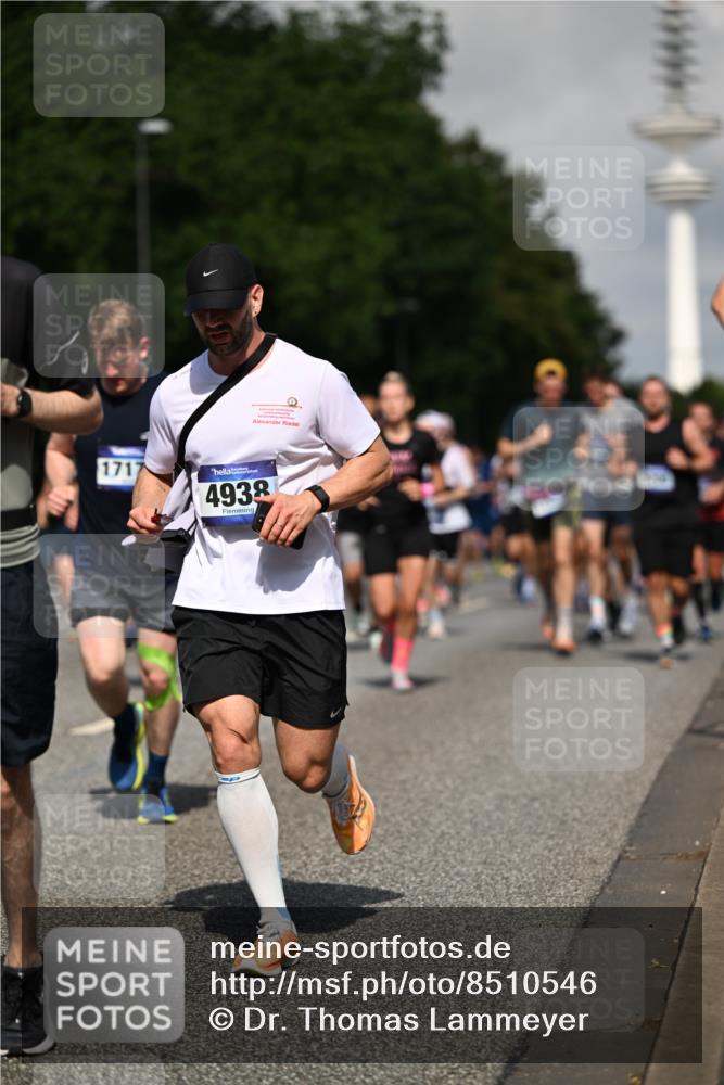 29.06.2025 - hella hamburg halbmarathon Dr. Thomas Lammeyer http://msf.ph/oto/8510546 29.06.2025 09:59:41 Kennedybrücke 1143, 1151, 1216, 1257, 1267, 1461, 1507, 1689, 1976, 2250, 2260, 2504, 2818, 2884, 3060, 3399, 3543, 3654, 3945, 4033, 4088, 4127, 4324, 4346, 4557, 4601, 4938, 5116, 5708, 6115, 6134, 6168, 6481, 6994, 7056, 7100, 7224, 7269, 7332, 7657, 8234, 8273, 8390, 8668, 8821, 8977, 9074, 9491, 9551, 9934, 10408, 10596, 10603, 10811, 11009 meine-sportfotos.de