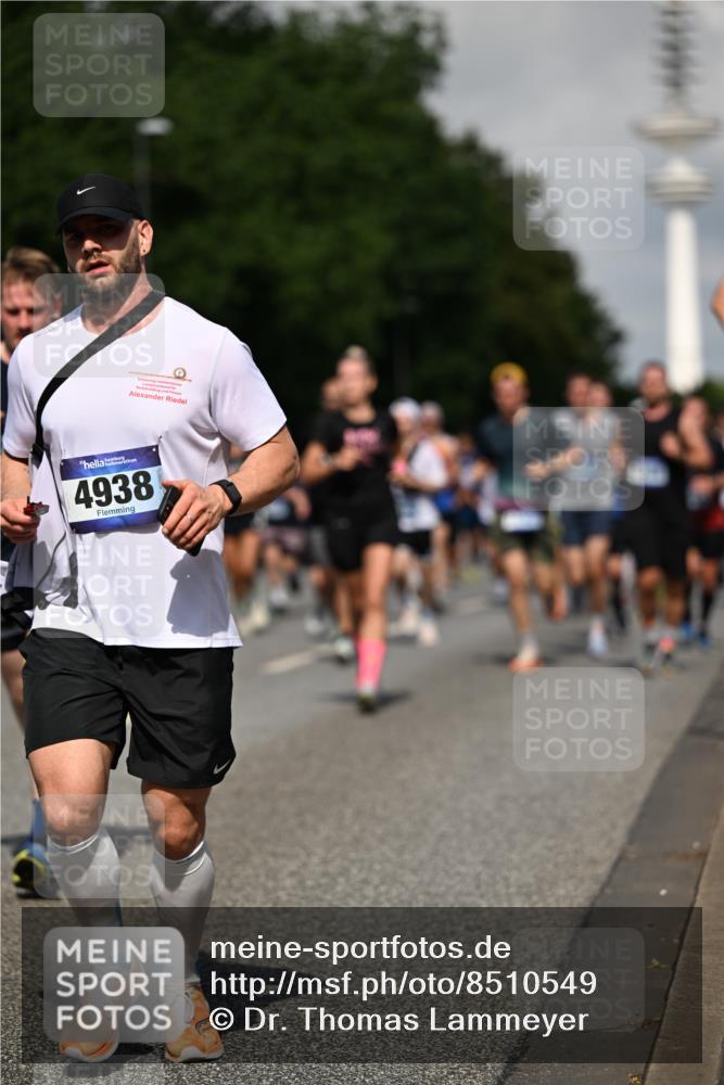 29.06.2025 - hella hamburg halbmarathon Dr. Thomas Lammeyer http://msf.ph/oto/8510549 29.06.2025 09:59:41 Kennedybrücke 1143, 1151, 1216, 1257, 1267, 1461, 1507, 1689, 1976, 2250, 2260, 2504, 2818, 2884, 3060, 3399, 3543, 3654, 3945, 4033, 4088, 4127, 4324, 4346, 4557, 4601, 4938, 5116, 5708, 6115, 6134, 6168, 6481, 6994, 7056, 7100, 7224, 7269, 7332, 7657, 8234, 8273, 8390, 8668, 8821, 8977, 9074, 9491, 9551, 9934, 10408, 10596, 10603, 10811, 11009 meine-sportfotos.de