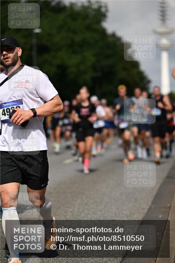 29.06.2025 - hella hamburg halbmarathon Dr. Thomas Lammeyer http://msf.ph/oto/8510550 29.06.2025 09:59:41 Kennedybrücke 1143, 1151, 1216, 1257, 1267, 1461, 1507, 1689, 1976, 2250, 2260, 2504, 2818, 2884, 3060, 3399, 3543, 3654, 3945, 4033, 4088, 4127, 4324, 4346, 4557, 4601, 4938, 5116, 5708, 6115, 6134, 6168, 6481, 6994, 7056, 7100, 7224, 7269, 7332, 7657, 8234, 8273, 8390, 8668, 8821, 8977, 9074, 9491, 9551, 9934, 10408, 10596, 10603, 10811, 11009 meine-sportfotos.de