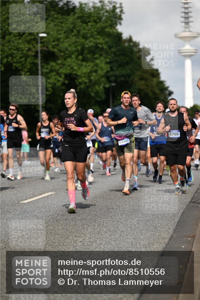29.06.2025 - hella hamburg halbmarathon Dr. Thomas Lammeyer http://msf.ph/oto/8510556 29.06.2025 09:59:42 Kennedybrücke 1143, 1151, 1216, 1257, 1267, 1461, 1507, 1592, 1689, 1976, 2250, 2260, 2504, 2818, 2884, 3060, 3399, 3543, 3654, 3945, 4033, 4127, 4324, 4346, 4557, 4601, 4938, 5116, 5708, 6115, 6134, 6168, 6481, 6994, 7056, 7100, 7224, 7269, 7332, 7657, 8234, 8273, 8390, 8668, 8821, 8977, 8989, 9074, 9491, 9551, 9934, 10408, 10596, 10603, 10811, 10895, 11009 meine-sportfotos.de