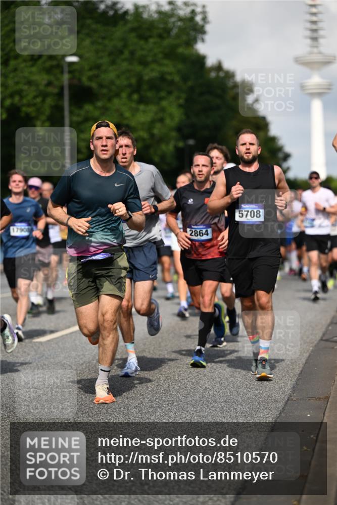 29.06.2025 - hella hamburg halbmarathon Dr. Thomas Lammeyer http://msf.ph/oto/8510570 29.06.2025 09:59:44 Kennedybrücke 1143, 1151, 1216, 1257, 1267, 1452, 1461, 1507, 1592, 1689, 1976, 2250, 2260, 2504, 2818, 2884, 3060, 3399, 3543, 3654, 3945, 4033, 4127, 4346, 4557, 4601, 4938, 5116, 5708, 6115, 6134, 6168, 6481, 6994, 7056, 7100, 7224, 7269, 7332, 7657, 8273, 8390, 8668, 8821, 8989, 9074, 9491, 9551, 9934, 10408, 10596, 10603, 10811, 10895, 11009 meine-sportfotos.de