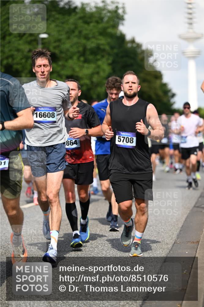 29.06.2025 - hella hamburg halbmarathon Dr. Thomas Lammeyer http://msf.ph/oto/8510576 29.06.2025 09:59:46 Kennedybrücke 1061, 1143, 1151, 1216, 1257, 1267, 1452, 1461, 1507, 1592, 1689, 1976, 2250, 2260, 2504, 2818, 2884, 3060, 3399, 3543, 3654, 3945, 4033, 4127, 4346, 4557, 4938, 5116, 5708, 6115, 6134, 6168, 6481, 6994, 7100, 7224, 7269, 7332, 7657, 8273, 8390, 8668, 8821, 8989, 9074, 9491, 9551, 9934, 10408, 10596, 10603, 10811, 10895, 11009 meine-sportfotos.de