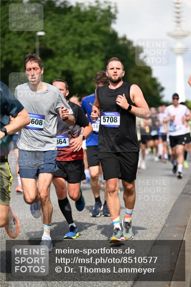 29.06.2025 - hella hamburg halbmarathon Dr. Thomas Lammeyer http://msf.ph/oto/8510577 29.06.2025 09:59:46 Kennedybrücke 1061, 1143, 1151, 1216, 1257, 1267, 1452, 1461, 1507, 1592, 1689, 1976, 2250, 2260, 2504, 2818, 2884, 3060, 3399, 3543, 3654, 3945, 4033, 4127, 4346, 4557, 4938, 5116, 5708, 6115, 6134, 6168, 6481, 6994, 7100, 7224, 7269, 7332, 7657, 8273, 8390, 8668, 8821, 8989, 9074, 9491, 9551, 9934, 10408, 10596, 10603, 10811, 10895, 11009 meine-sportfotos.de
