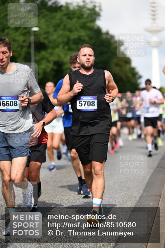 29.06.2025 - hella hamburg halbmarathon Dr. Thomas Lammeyer http://msf.ph/oto/8510580 29.06.2025 09:59:46 Kennedybrücke 1061, 1143, 1151, 1216, 1257, 1267, 1452, 1461, 1507, 1592, 1689, 1976, 2250, 2260, 2504, 2818, 2884, 3060, 3399, 3543, 3654, 3945, 4033, 4127, 4346, 4557, 4938, 5116, 5708, 6115, 6134, 6168, 6481, 6994, 7100, 7224, 7269, 7332, 7657, 8273, 8390, 8668, 8821, 8989, 9074, 9491, 9551, 9934, 10408, 10596, 10603, 10811, 10895, 11009 meine-sportfotos.de