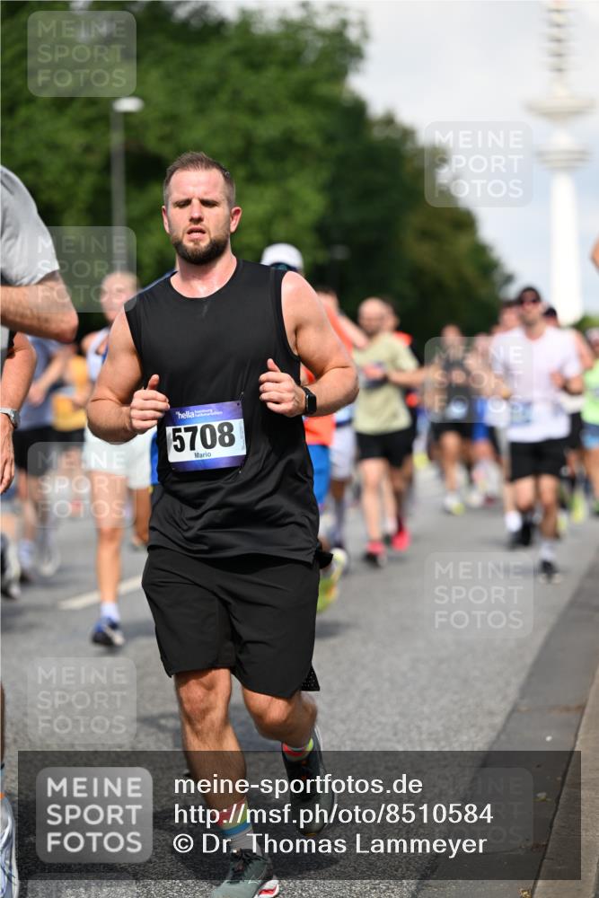 29.06.2025 - hella hamburg halbmarathon Dr. Thomas Lammeyer http://msf.ph/oto/8510584 29.06.2025 09:59:47 Kennedybrücke 1061, 1143, 1151, 1216, 1257, 1267, 1452, 1507, 1592, 1689, 1976, 2250, 2260, 2504, 2818, 2884, 3060, 3399, 3543, 3654, 3945, 4033, 4127, 4346, 4557, 4938, 5116, 5607, 5708, 6115, 6134, 6168, 6481, 6994, 7100, 7224, 7269, 7332, 7657, 8273, 8390, 8668, 8821, 8989, 9074, 9491, 9551, 9934, 10408, 10596, 10603, 10811, 10895, 11009 meine-sportfotos.de