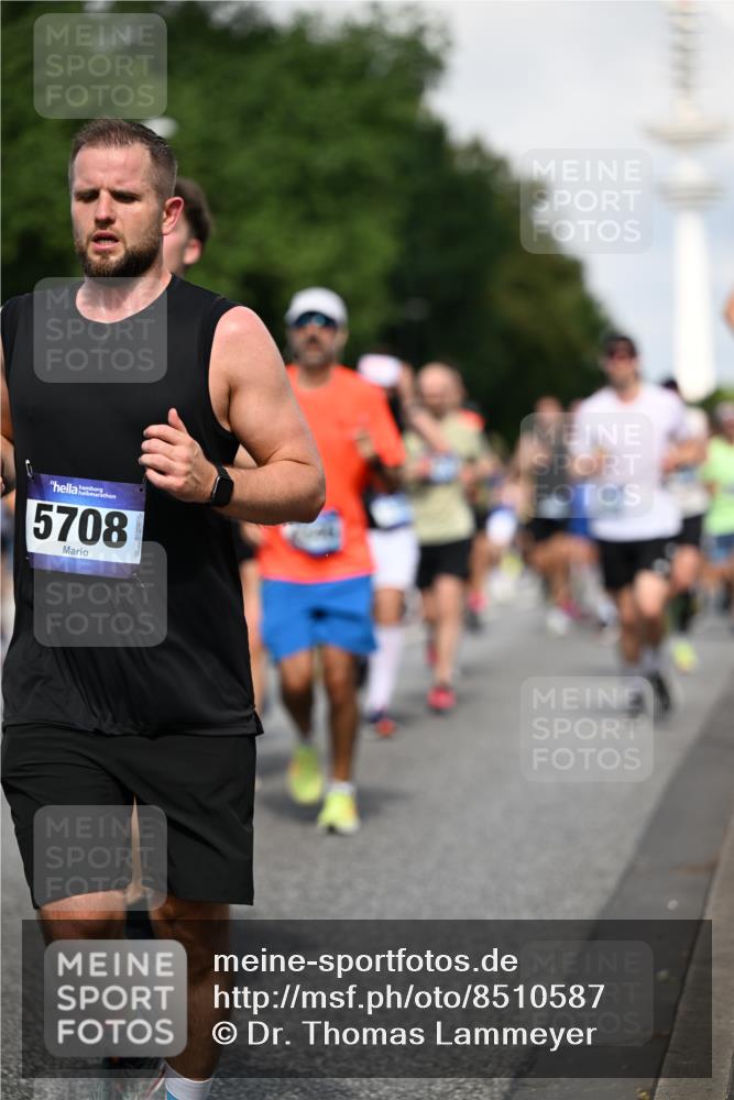 29.06.2025 - hella hamburg halbmarathon Dr. Thomas Lammeyer http://msf.ph/oto/8510587 29.06.2025 09:59:47 Kennedybrücke 1061, 1143, 1151, 1216, 1257, 1267, 1452, 1507, 1592, 1689, 1976, 2250, 2260, 2504, 2818, 2884, 3060, 3399, 3543, 3654, 3945, 4033, 4127, 4346, 4557, 4938, 5116, 5607, 5708, 6115, 6134, 6168, 6481, 6994, 7100, 7224, 7269, 7332, 7657, 8273, 8390, 8668, 8821, 8989, 9074, 9491, 9551, 9934, 10408, 10596, 10603, 10811, 10895, 11009 meine-sportfotos.de
