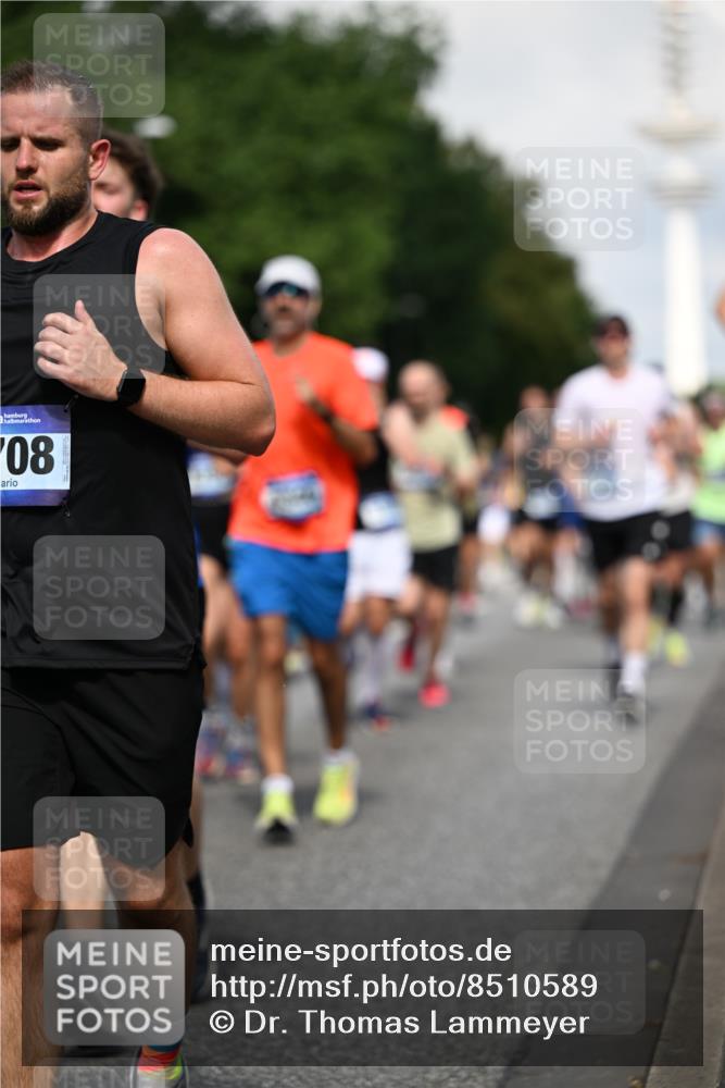 29.06.2025 - hella hamburg halbmarathon Dr. Thomas Lammeyer http://msf.ph/oto/8510589 29.06.2025 09:59:47 Kennedybrücke 1061, 1143, 1151, 1216, 1257, 1267, 1452, 1507, 1592, 1689, 1976, 2250, 2260, 2504, 2818, 2884, 3060, 3399, 3543, 3654, 3945, 4033, 4127, 4346, 4557, 4938, 5116, 5607, 5708, 6115, 6134, 6168, 6481, 6994, 7100, 7224, 7269, 7332, 7657, 8273, 8390, 8668, 8821, 8989, 9074, 9491, 9551, 9934, 10408, 10596, 10603, 10811, 10895, 11009 meine-sportfotos.de