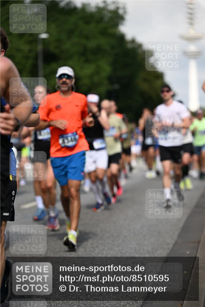 29.06.2025 - hella hamburg halbmarathon Dr. Thomas Lammeyer http://msf.ph/oto/8510595 29.06.2025 09:59:48 Kennedybrücke 1061, 1143, 1151, 1216, 1257, 1267, 1452, 1507, 1592, 1689, 1976, 2250, 2260, 2504, 2818, 2884, 3060, 3399, 3543, 3945, 4033, 4127, 4346, 4557, 4938, 5116, 5607, 5708, 6115, 6134, 6168, 6481, 6994, 7100, 7224, 7332, 8273, 8390, 8668, 8821, 8989, 9074, 9491, 9551, 9934, 10408, 10596, 10603, 10811, 10895, 11009 meine-sportfotos.de