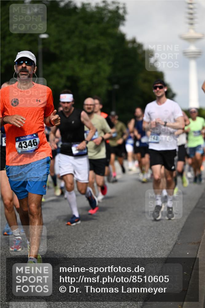 29.06.2025 - hella hamburg halbmarathon Dr. Thomas Lammeyer http://msf.ph/oto/8510605 29.06.2025 09:59:48 Kennedybrücke 1061, 1143, 1151, 1216, 1257, 1267, 1452, 1507, 1592, 1689, 1976, 2250, 2260, 2504, 2818, 2884, 3060, 3399, 3543, 3945, 4033, 4127, 4346, 4557, 4938, 5116, 5607, 5708, 6115, 6134, 6168, 6481, 6994, 7100, 7224, 7332, 8273, 8390, 8668, 8821, 8989, 9074, 9491, 9551, 9934, 10408, 10596, 10603, 10811, 10895, 11009 meine-sportfotos.de