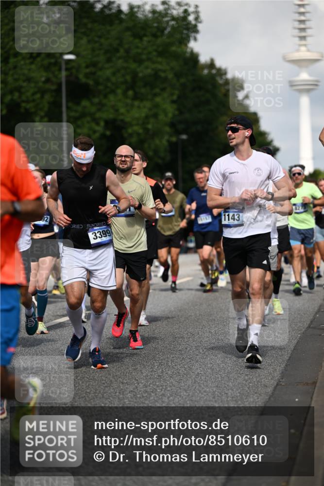 29.06.2025 - hella hamburg halbmarathon Dr. Thomas Lammeyer http://msf.ph/oto/8510610 29.06.2025 09:59:49 Kennedybrücke 1061, 1120, 1143, 1151, 1216, 1257, 1267, 1452, 1507, 1592, 1689, 1976, 2250, 2260, 2504, 2818, 2884, 3060, 3399, 3543, 3945, 4033, 4127, 4346, 4557, 4938, 5116, 5607, 5708, 6115, 6134, 6168, 6481, 6994, 7100, 7224, 7332, 7943, 8273, 8390, 8668, 8821, 8989, 9074, 9551, 9934, 10408, 10596, 10603, 10811, 10895, 11009 meine-sportfotos.de