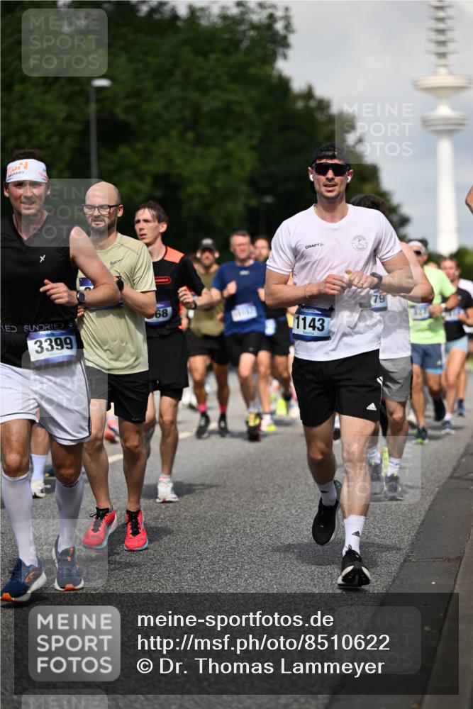 29.06.2025 - hella hamburg halbmarathon Dr. Thomas Lammeyer http://msf.ph/oto/8510622 29.06.2025 09:59:49 Kennedybrücke 1061, 1120, 1143, 1151, 1216, 1257, 1267, 1452, 1507, 1592, 1689, 1976, 2250, 2260, 2504, 2818, 2884, 3060, 3399, 3543, 3945, 4033, 4127, 4346, 4557, 4938, 5116, 5607, 5708, 6115, 6134, 6168, 6481, 6994, 7100, 7224, 7332, 7943, 8273, 8390, 8668, 8821, 8989, 9074, 9551, 9934, 10408, 10596, 10603, 10811, 10895, 11009 meine-sportfotos.de