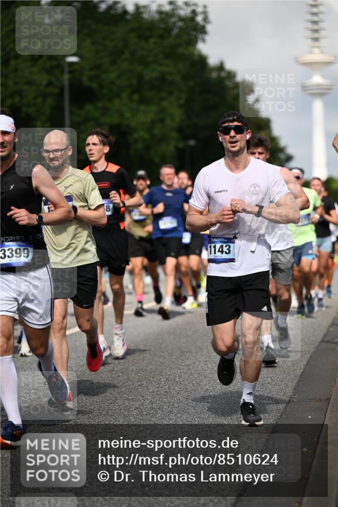 29.06.2025 - hella hamburg halbmarathon Dr. Thomas Lammeyer http://msf.ph/oto/8510624 29.06.2025 09:59:50 Kennedybrücke 1061, 1120, 1143, 1216, 1257, 1267, 1452, 1507, 1592, 1976, 2250, 2260, 2504, 2818, 2884, 2953, 3060, 3399, 3543, 3945, 4033, 4127, 4346, 4557, 4938, 5116, 5607, 5708, 6115, 6134, 6168, 6481, 6994, 7100, 7224, 7332, 7943, 8273, 8390, 8668, 8821, 8989, 9074, 9551, 9934, 10408, 10596, 10603, 10811, 10895, 11009 meine-sportfotos.de