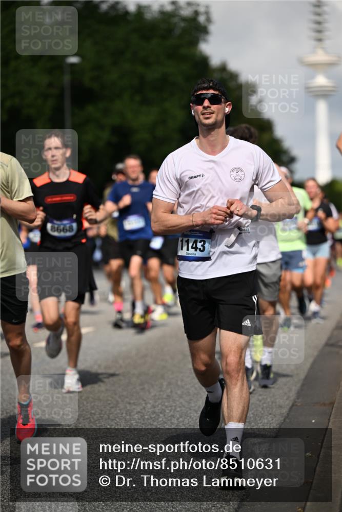 29.06.2025 - hella hamburg halbmarathon Dr. Thomas Lammeyer http://msf.ph/oto/8510631 29.06.2025 09:59:50 Kennedybrücke 1061, 1120, 1143, 1216, 1257, 1267, 1452, 1507, 1592, 1976, 2250, 2260, 2504, 2818, 2884, 2953, 3060, 3399, 3543, 3945, 4033, 4127, 4346, 4557, 4938, 5116, 5607, 5708, 6115, 6134, 6168, 6481, 6994, 7100, 7224, 7332, 7943, 8273, 8390, 8668, 8821, 8989, 9074, 9551, 9934, 10408, 10596, 10603, 10811, 10895, 11009 meine-sportfotos.de