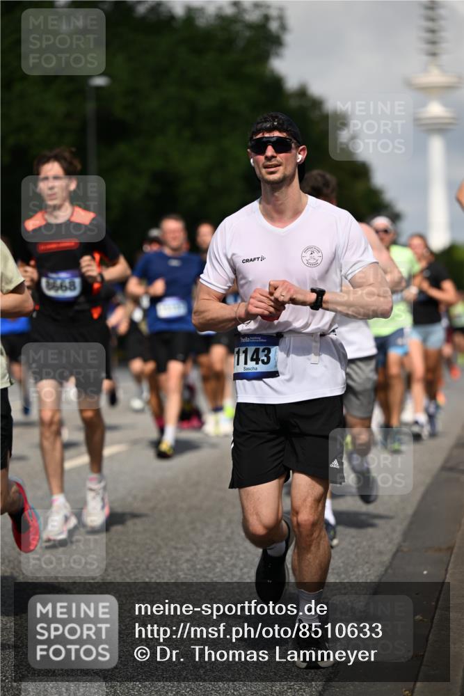 29.06.2025 - hella hamburg halbmarathon Dr. Thomas Lammeyer http://msf.ph/oto/8510633 29.06.2025 09:59:50 Kennedybrücke 1061, 1120, 1143, 1216, 1257, 1267, 1452, 1507, 1592, 1976, 2250, 2260, 2504, 2818, 2884, 2953, 3060, 3399, 3543, 3945, 4033, 4127, 4346, 4557, 4938, 5116, 5607, 5708, 6115, 6134, 6168, 6481, 6994, 7100, 7224, 7332, 7943, 8273, 8390, 8668, 8821, 8989, 9074, 9551, 9934, 10408, 10596, 10603, 10811, 10895, 11009 meine-sportfotos.de