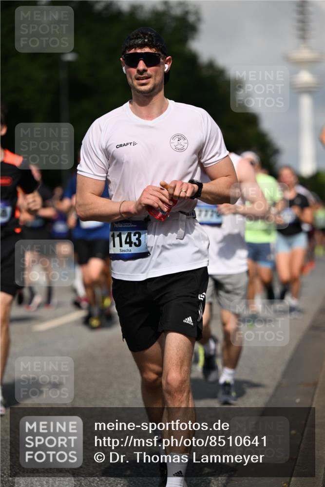 29.06.2025 - hella hamburg halbmarathon Dr. Thomas Lammeyer http://msf.ph/oto/8510641 29.06.2025 09:59:51 Kennedybrücke 1061, 1120, 1143, 1216, 1257, 1267, 1452, 1507, 1592, 1976, 2250, 2260, 2504, 2818, 2884, 2953, 3060, 3399, 3543, 3945, 4127, 4346, 4557, 4938, 5116, 5607, 5708, 6115, 6134, 6168, 6481, 6994, 7100, 7224, 7583, 7943, 8273, 8390, 8668, 8821, 8989, 9074, 9551, 10408, 10596, 10603, 10811, 10895, 11009 meine-sportfotos.de