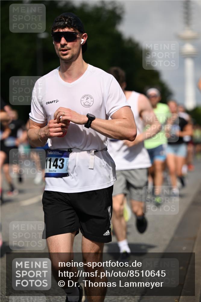 29.06.2025 - hella hamburg halbmarathon Dr. Thomas Lammeyer http://msf.ph/oto/8510645 29.06.2025 09:59:51 Kennedybrücke 1061, 1120, 1143, 1216, 1257, 1267, 1452, 1507, 1592, 1976, 2250, 2260, 2504, 2818, 2884, 2953, 3060, 3399, 3543, 3945, 4127, 4346, 4557, 4938, 5116, 5607, 5708, 6115, 6134, 6168, 6481, 6994, 7100, 7224, 7583, 7943, 8273, 8390, 8668, 8821, 8989, 9074, 9551, 10408, 10596, 10603, 10811, 10895, 11009 meine-sportfotos.de