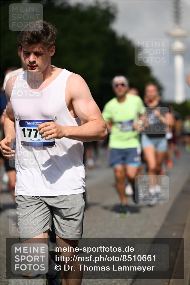 29.06.2025 - hella hamburg halbmarathon Dr. Thomas Lammeyer http://msf.ph/oto/8510661 29.06.2025 09:59:52 Kennedybrücke 1061, 1120, 1143, 1257, 1267, 1452, 1507, 1592, 1976, 2250, 2260, 2504, 2818, 2884, 2953, 3060, 3399, 3543, 3945, 4346, 4557, 4938, 5116, 5607, 5708, 6115, 6134, 6168, 6481, 6994, 7100, 7224, 7583, 7943, 8273, 8390, 8668, 8821, 8989, 9074, 10408, 10596, 10603, 10811, 10895, 11009 meine-sportfotos.de