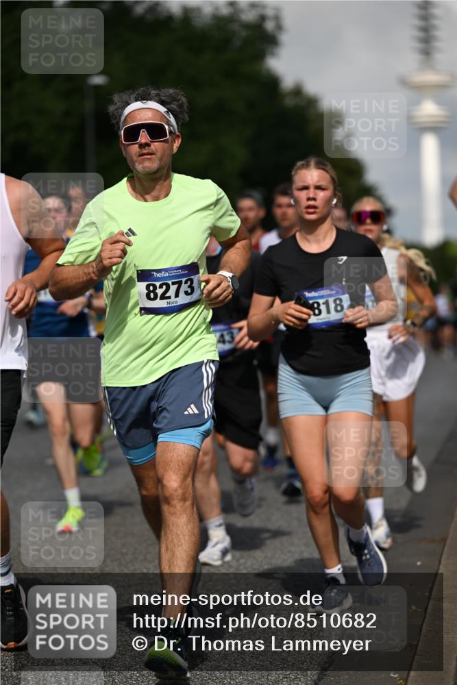 29.06.2025 - hella hamburg halbmarathon Dr. Thomas Lammeyer http://msf.ph/oto/8510682 29.06.2025 09:59:54 Kennedybrücke 1061, 1120, 1143, 1257, 1267, 1452, 1502, 1507, 1592, 1976, 2250, 2260, 2504, 2818, 2884, 2953, 3060, 3399, 3543, 4346, 4557, 5116, 5600, 5607, 5708, 6115, 6134, 6168, 6994, 7100, 7178, 7224, 7583, 7943, 8273, 8390, 8668, 8821, 8989, 9074, 10408, 10596, 10603, 10895, 11009 meine-sportfotos.de