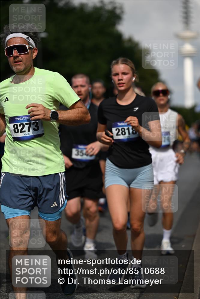 29.06.2025 - hella hamburg halbmarathon Dr. Thomas Lammeyer http://msf.ph/oto/8510688 29.06.2025 09:59:54 Kennedybrücke 1061, 1120, 1143, 1257, 1267, 1452, 1502, 1507, 1592, 1976, 2250, 2260, 2504, 2818, 2884, 2953, 3060, 3399, 3543, 4346, 4557, 5116, 5600, 5607, 5708, 6115, 6134, 6168, 6994, 7100, 7178, 7224, 7583, 7943, 8273, 8390, 8668, 8821, 8989, 9074, 10408, 10596, 10603, 10895, 11009 meine-sportfotos.de