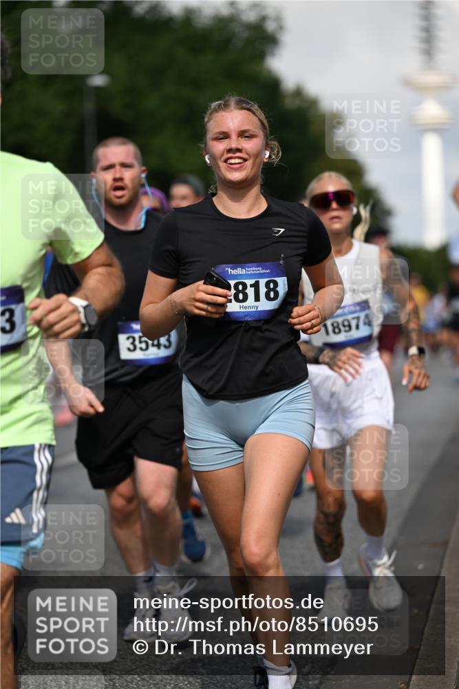 29.06.2025 - hella hamburg halbmarathon Dr. Thomas Lammeyer http://msf.ph/oto/8510695 29.06.2025 09:59:55 Kennedybrücke 1061, 1120, 1143, 1257, 1267, 1452, 1502, 1507, 1592, 1976, 2250, 2260, 2504, 2818, 2884, 2953, 3060, 3399, 3543, 4346, 4557, 5116, 5600, 5607, 5708, 6115, 6134, 6168, 6994, 7100, 7178, 7224, 7583, 7943, 8273, 8390, 8668, 8821, 8989, 9074, 10408, 10596, 10603, 10895, 11009 meine-sportfotos.de