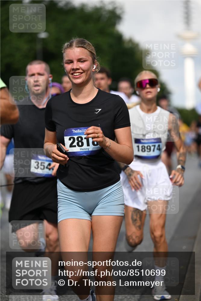 29.06.2025 - hella hamburg halbmarathon Dr. Thomas Lammeyer http://msf.ph/oto/8510699 29.06.2025 09:59:55 Kennedybrücke 1061, 1120, 1143, 1257, 1267, 1452, 1502, 1507, 1592, 1976, 2250, 2260, 2504, 2818, 2884, 2953, 3060, 3399, 3543, 4346, 4557, 5116, 5600, 5607, 5708, 6115, 6134, 6168, 6994, 7100, 7178, 7224, 7583, 7943, 8273, 8390, 8668, 8821, 8989, 9074, 10408, 10596, 10603, 10895, 11009 meine-sportfotos.de