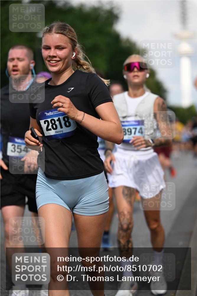 29.06.2025 - hella hamburg halbmarathon Dr. Thomas Lammeyer http://msf.ph/oto/8510702 29.06.2025 09:59:55 Kennedybrücke 1061, 1120, 1143, 1257, 1267, 1452, 1502, 1507, 1592, 1976, 2250, 2260, 2504, 2818, 2884, 2953, 3060, 3399, 3543, 4346, 4557, 5116, 5600, 5607, 5708, 6115, 6134, 6168, 6994, 7100, 7178, 7224, 7583, 7943, 8273, 8390, 8668, 8821, 8989, 9074, 10408, 10596, 10603, 10895, 11009 meine-sportfotos.de