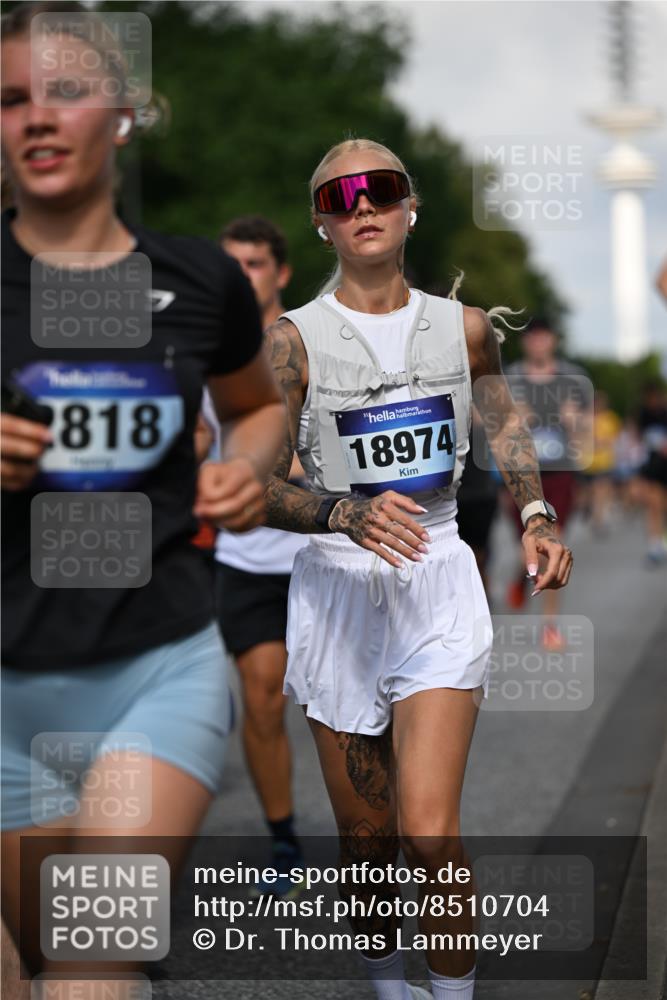 29.06.2025 - hella hamburg halbmarathon Dr. Thomas Lammeyer http://msf.ph/oto/8510704 29.06.2025 09:59:56 Kennedybrücke 1061, 1120, 1143, 1257, 1267, 1452, 1499, 1502, 1507, 1592, 1976, 2250, 2260, 2504, 2818, 2884, 2953, 3060, 3399, 3543, 4346, 4557, 5116, 5600, 5607, 5708, 6115, 6134, 6168, 6994, 7100, 7178, 7583, 7943, 8273, 8390, 8668, 8821, 8989, 9074, 9793, 10408, 10596, 10603, 10891, 10895, 11009 meine-sportfotos.de