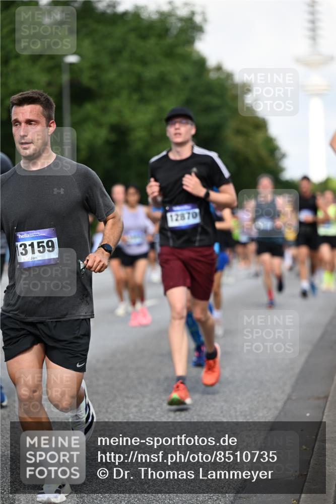 29.06.2025 - hella hamburg halbmarathon Dr. Thomas Lammeyer http://msf.ph/oto/8510735 29.06.2025 09:59:58 Kennedybrücke 1061, 1120, 1143, 1257, 1267, 1452, 1499, 1502, 1507, 1592, 1976, 2250, 2260, 2504, 2818, 2884, 2953, 3060, 3399, 3543, 4346, 4557, 5116, 5600, 5607, 5708, 5978, 6115, 6134, 6168, 6994, 7178, 7583, 7943, 8273, 8390, 8668, 8821, 8989, 9074, 9793, 10408, 10596, 10603, 10891, 10895, 11009 meine-sportfotos.de