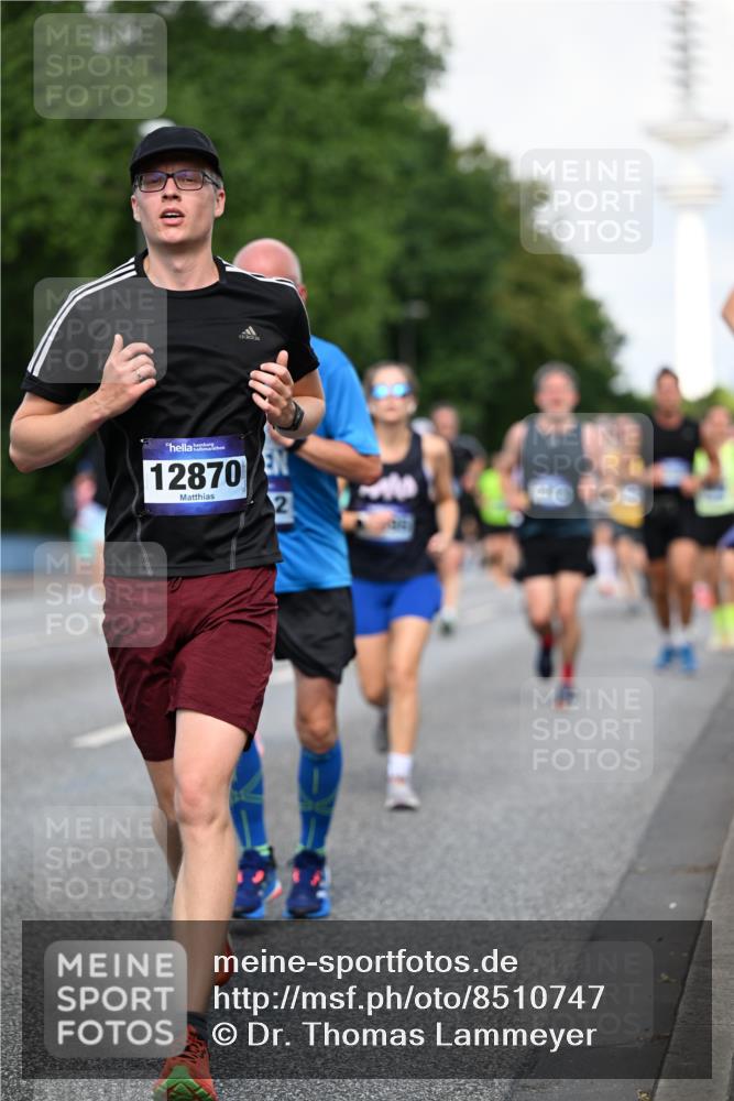 29.06.2025 - hella hamburg halbmarathon Dr. Thomas Lammeyer http://msf.ph/oto/8510747 29.06.2025 09:59:59 Kennedybrücke 1061, 1120, 1143, 1257, 1267, 1452, 1499, 1502, 1507, 1592, 1976, 2250, 2260, 2504, 2818, 2884, 2953, 3060, 3399, 3543, 4077, 4346, 4557, 5116, 5600, 5607, 5708, 5978, 6115, 6134, 6168, 7178, 7583, 7943, 8273, 8390, 8668, 8821, 8989, 9074, 9793, 10408, 10596, 10603, 10891, 10895, 11009 meine-sportfotos.de