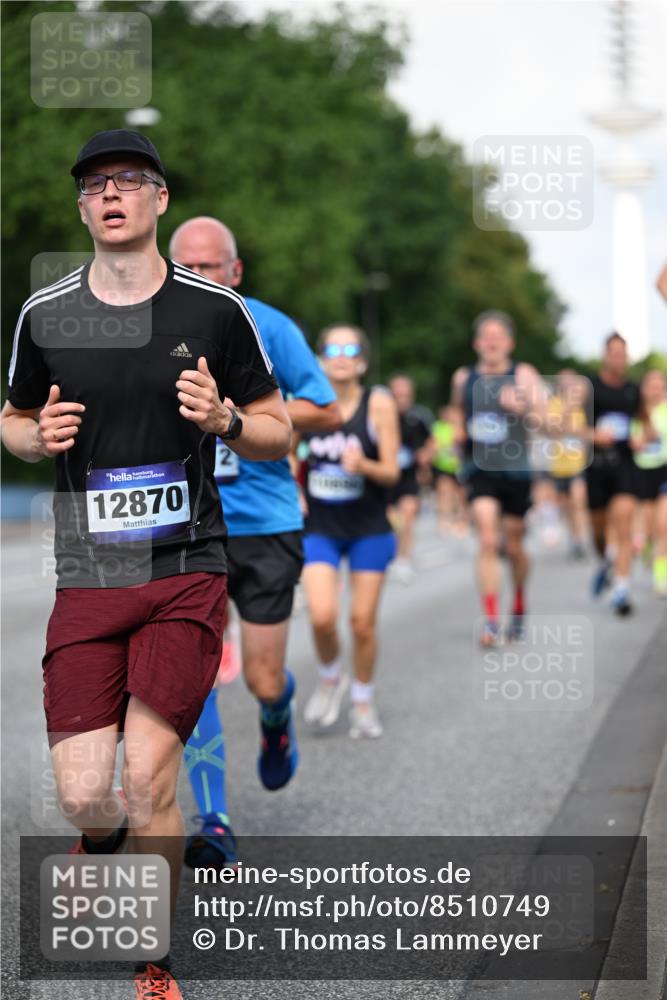 29.06.2025 - hella hamburg halbmarathon Dr. Thomas Lammeyer http://msf.ph/oto/8510749 29.06.2025 09:59:59 Kennedybrücke 1061, 1120, 1143, 1257, 1267, 1452, 1499, 1502, 1507, 1592, 1976, 2250, 2260, 2504, 2818, 2884, 2953, 3060, 3399, 3543, 4077, 4346, 4557, 5116, 5600, 5607, 5708, 5978, 6115, 6134, 6168, 7178, 7583, 7943, 8273, 8390, 8668, 8821, 8989, 9074, 9793, 10408, 10596, 10603, 10891, 10895, 11009 meine-sportfotos.de