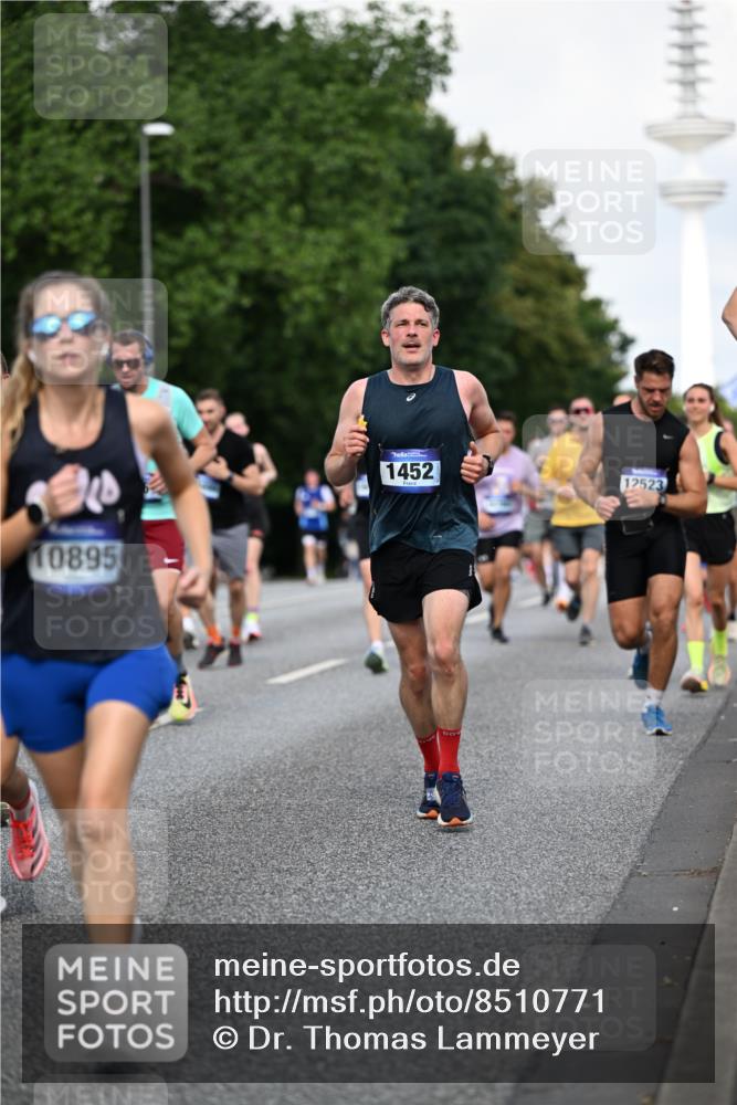 29.06.2025 - hella hamburg halbmarathon Dr. Thomas Lammeyer http://msf.ph/oto/8510771 29.06.2025 10:00:01 Kennedybrücke 1061, 1120, 1143, 1257, 1267, 1452, 1499, 1502, 1507, 1592, 1976, 2250, 2260, 2504, 2818, 2884, 2953, 3060, 3399, 3543, 4077, 4557, 4711, 5116, 5600, 5607, 5978, 6115, 6134, 6168, 7178, 7583, 7943, 8273, 8390, 8668, 8821, 8989, 9074, 9695, 9793, 10408, 10603, 10891, 10895, 11009 meine-sportfotos.de