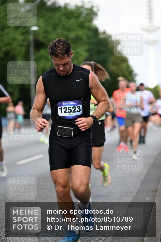 29.06.2025 - hella hamburg halbmarathon Dr. Thomas Lammeyer http://msf.ph/oto/8510789 29.06.2025 10:00:04 Kennedybrücke 1061, 1120, 1257, 1267, 1452, 1499, 1502, 1592, 1976, 2250, 2504, 2818, 2884, 2953, 3256, 3543, 4077, 4557, 4711, 5116, 5600, 5607, 5978, 6115, 6168, 6511, 6512, 7178, 7583, 7943, 8273, 8335, 8989, 9074, 9695, 9793, 10408, 10603, 10891, 10895, 11124 meine-sportfotos.de