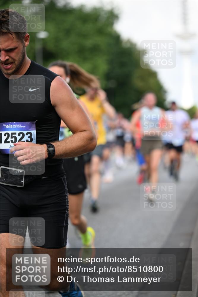29.06.2025 - hella hamburg halbmarathon Dr. Thomas Lammeyer http://msf.ph/oto/8510800 29.06.2025 10:00:05 Kennedybrücke 1061, 1120, 1257, 1267, 1452, 1499, 1502, 1592, 1976, 2250, 2504, 2818, 2953, 3256, 3543, 4077, 4557, 4711, 5482, 5600, 5607, 5978, 6115, 6168, 6511, 6512, 7178, 7583, 7943, 8273, 8335, 8989, 9638, 9695, 9793, 10408, 10891, 10895, 11124 meine-sportfotos.de