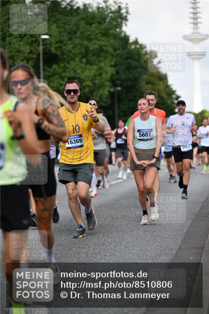 29.06.2025 - hella hamburg halbmarathon Dr. Thomas Lammeyer http://msf.ph/oto/8510806 29.06.2025 10:00:06 Kennedybrücke 1061, 1120, 1267, 1452, 1499, 1502, 1592, 1976, 2504, 2818, 2953, 3256, 3543, 4077, 4711, 5482, 5600, 5607, 5978, 6115, 6511, 6512, 7178, 7583, 7943, 8273, 8335, 8989, 9638, 9695, 9793, 10408, 10891, 10895, 11124, 11231 meine-sportfotos.de