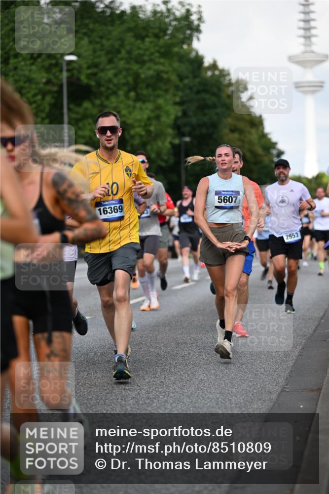 29.06.2025 - hella hamburg halbmarathon Dr. Thomas Lammeyer http://msf.ph/oto/8510809 29.06.2025 10:00:06 Kennedybrücke 1061, 1120, 1267, 1452, 1499, 1502, 1592, 1976, 2504, 2818, 2953, 3256, 3543, 4077, 4711, 5482, 5600, 5607, 5978, 6115, 6511, 6512, 7178, 7583, 7943, 8273, 8335, 8989, 9638, 9695, 9793, 10408, 10891, 10895, 11124, 11231 meine-sportfotos.de