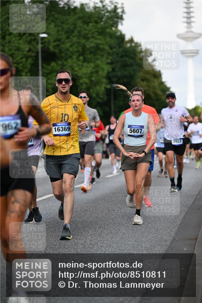 29.06.2025 - hella hamburg halbmarathon Dr. Thomas Lammeyer http://msf.ph/oto/8510811 29.06.2025 10:00:06 Kennedybrücke 1061, 1120, 1267, 1452, 1499, 1502, 1592, 1976, 2504, 2818, 2953, 3256, 3543, 4077, 4711, 5482, 5600, 5607, 5978, 6115, 6511, 6512, 7178, 7583, 7943, 8273, 8335, 8989, 9638, 9695, 9793, 10408, 10891, 10895, 11124, 11231 meine-sportfotos.de